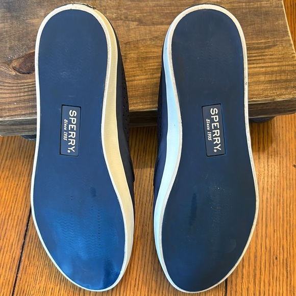 Navy Blue Sperry Topsiders Size 8 - Picture 5 of 7